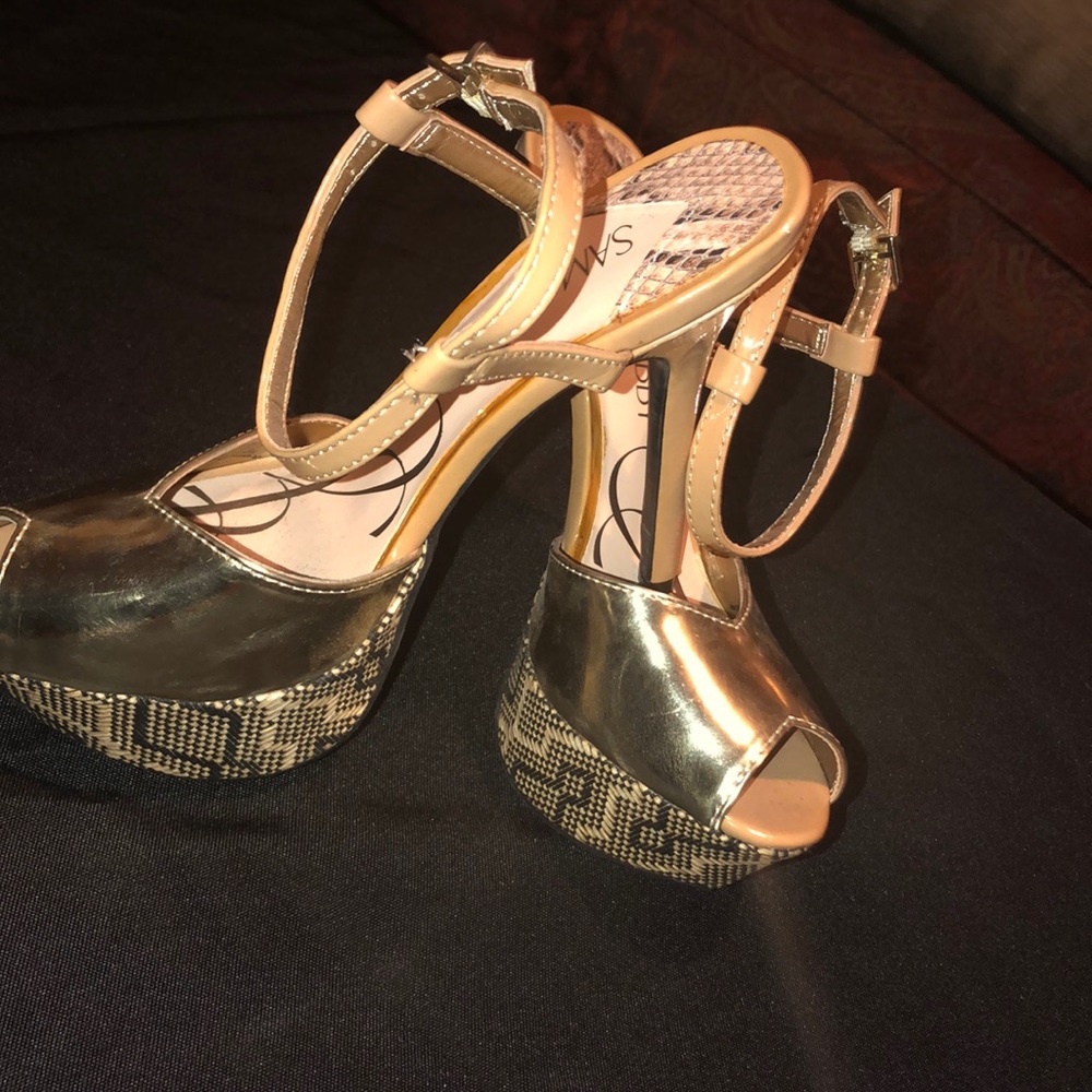 NWOT!! Women’s 3inch heel
